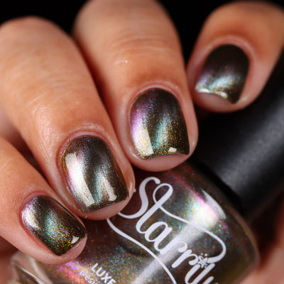 Northern Lights Simulator Nail Polish