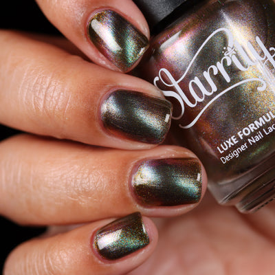 Northern Lights Simulator Nail Polish