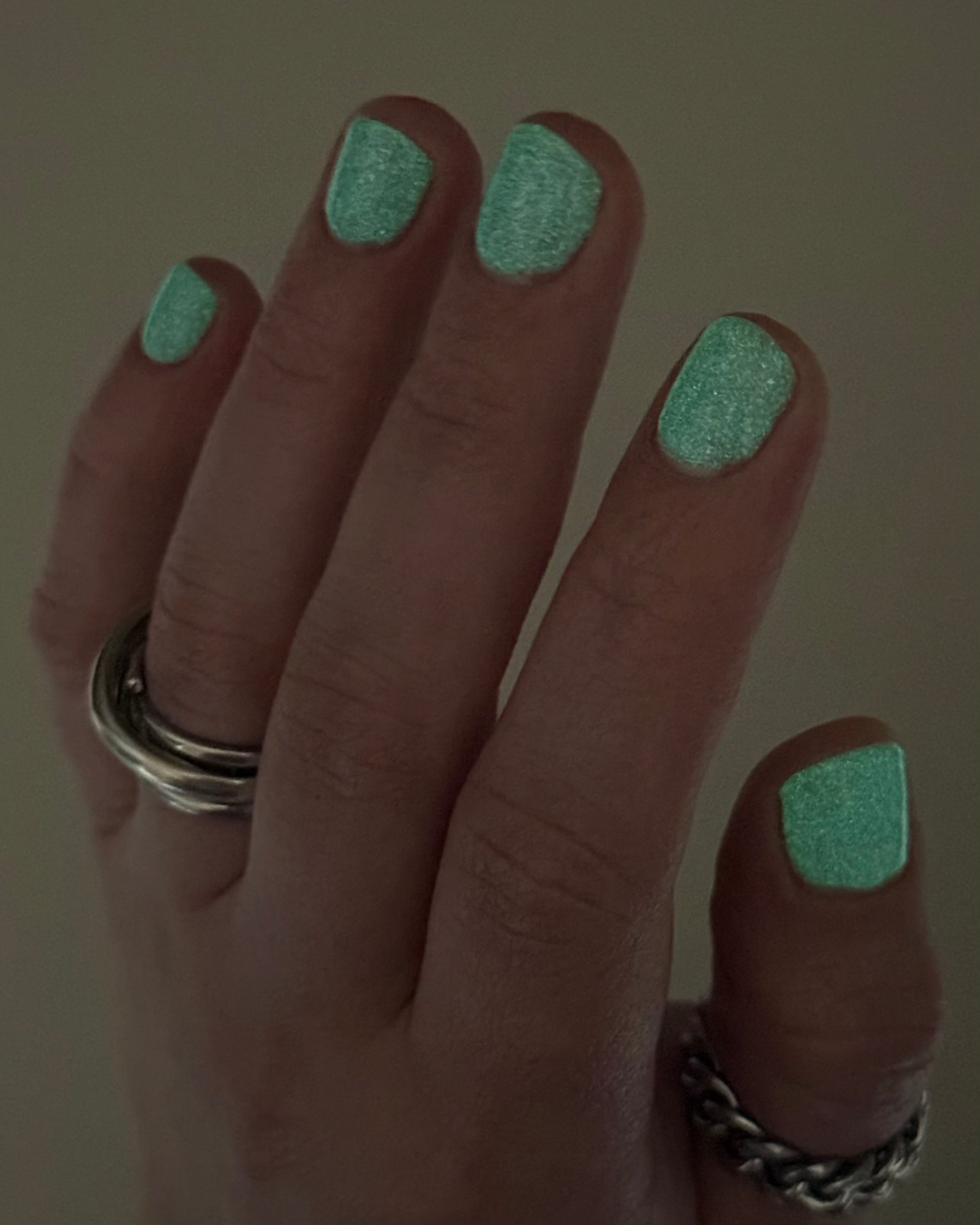 Wispy Wisteria (Glow in the Dark)