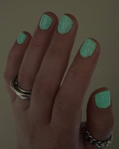 Wispy Wisteria (Glow in the Dark)