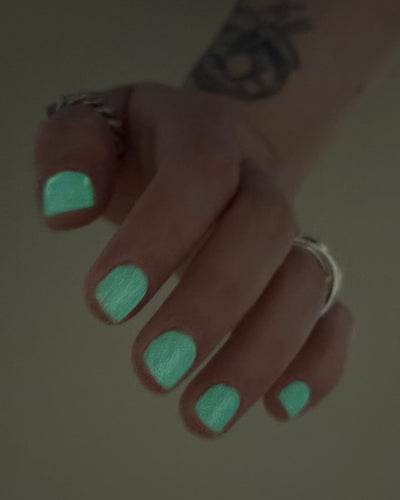 Wispy Wisteria (Glow in the Dark)