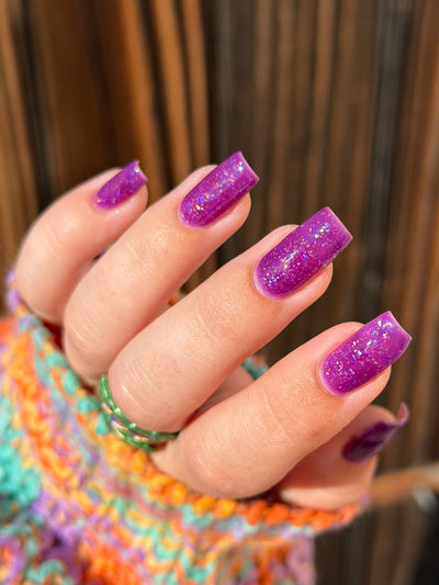 Wispy Wisteria (Glow in the Dark)