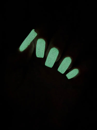 Wispy Wisteria (Glow in the Dark)